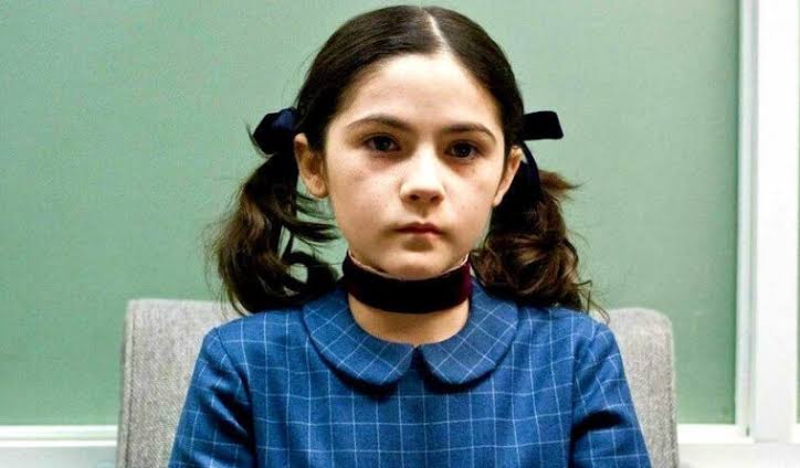 A Órfa | Isabelle Fuhrman surge cheia de sangue nos bastidores da sequência