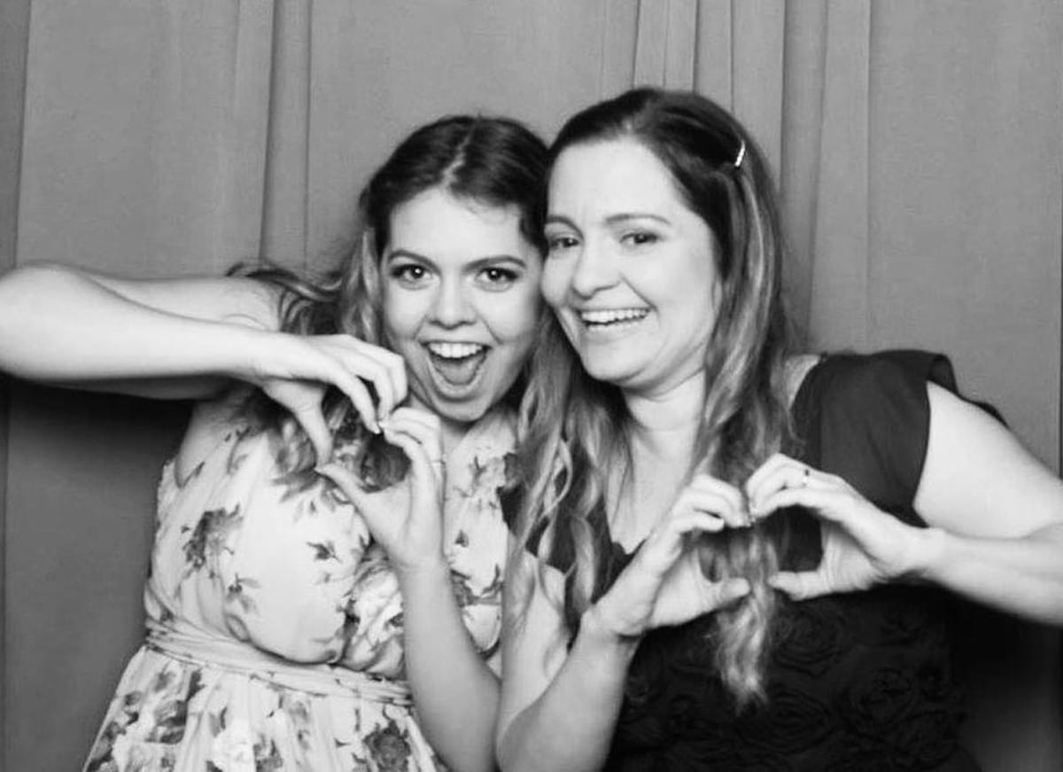 Morre Ana Lúcia Menezes, dubladora que deu voz a personagens de Icarly, Rebelde e Ben 10